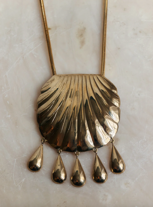 Petra Shell Pendant - Brass Chain